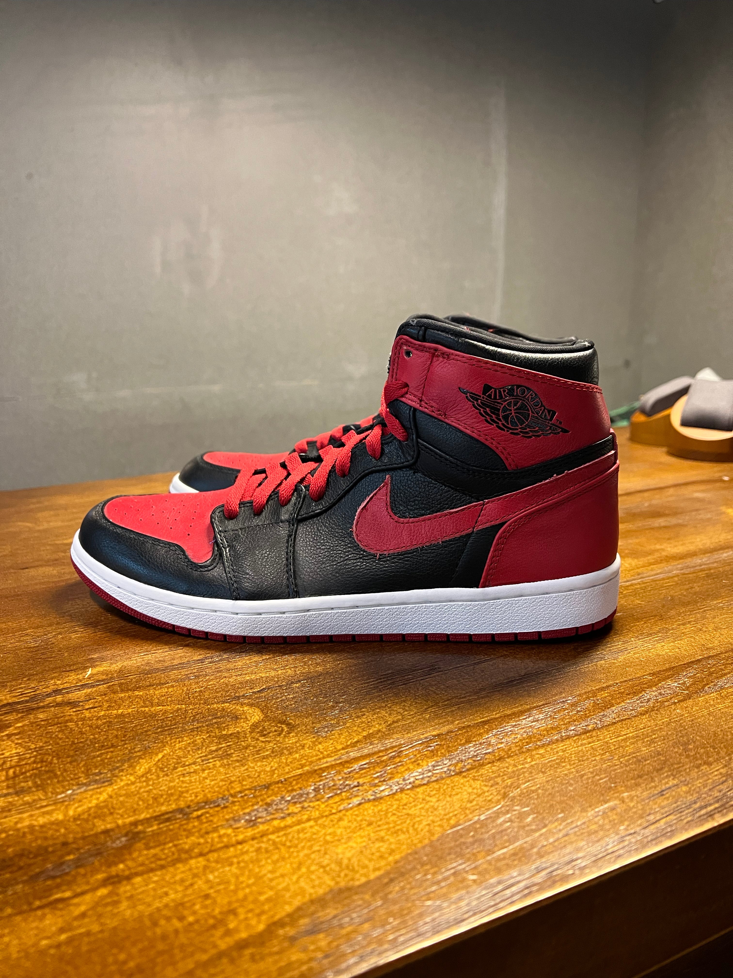 2011 air jordan outlet 1 banned